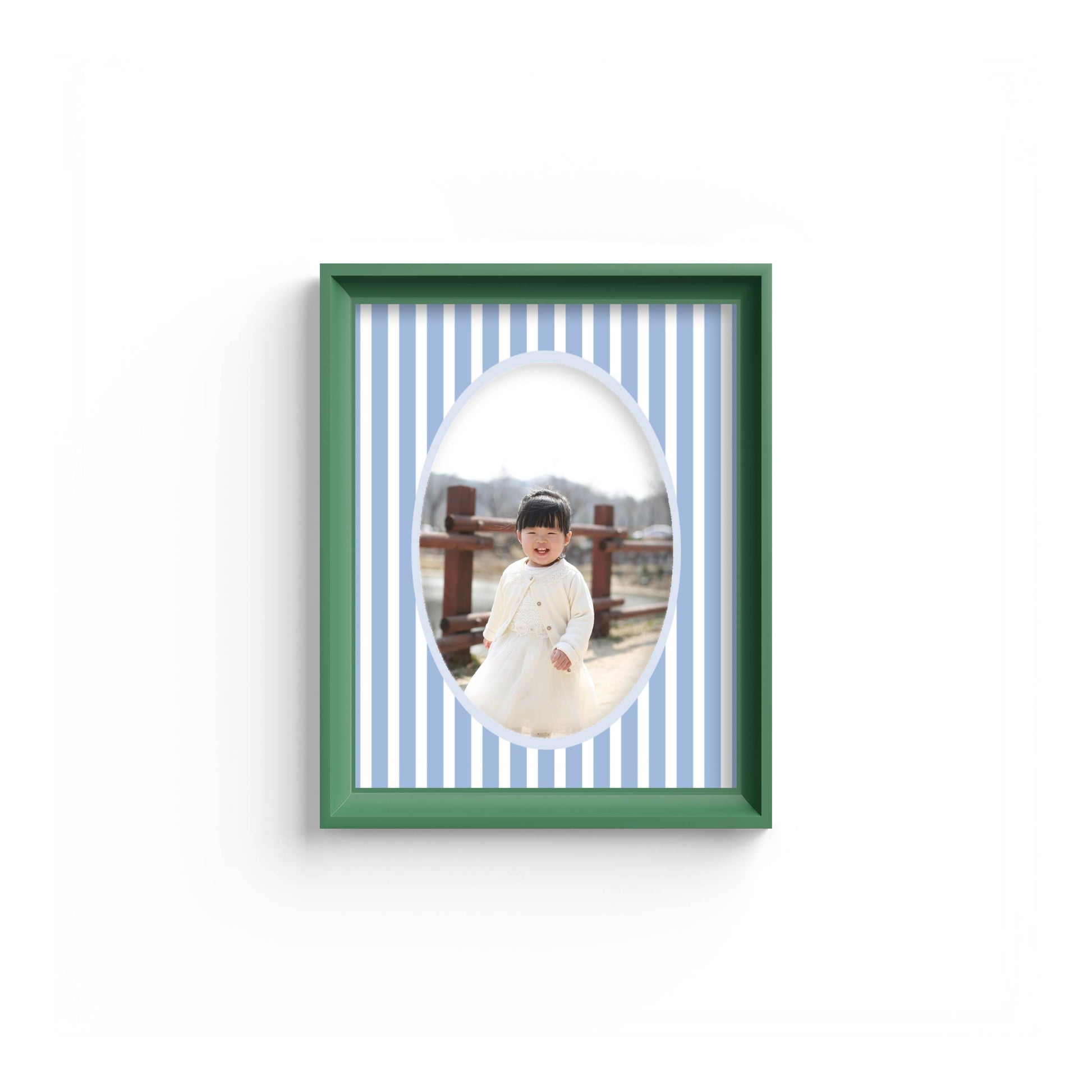 Medium Stripes Photo Mount - mount for picture frame - green frame - wall hanging - Coeur et Maman