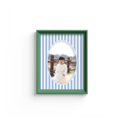 Medium Stripes Photo Mount - mount for picture frame - green frame - wall hanging - Coeur et Maman