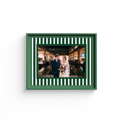 Medium Stripes Photo Mount - mount for picture frame for graduation certificates - green frame - wall hanging - Coeur et Maman
