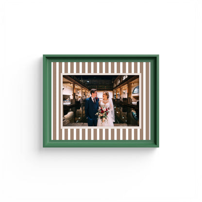 Medium Stripes Photo Mount - mount for picture frame for graduation certificates - green frame - wall hanging - Coeur et Maman