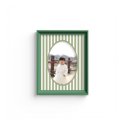 Medium Stripes Photo Mount - mount for picture frame - green frame - wall hanging - Coeur et Maman