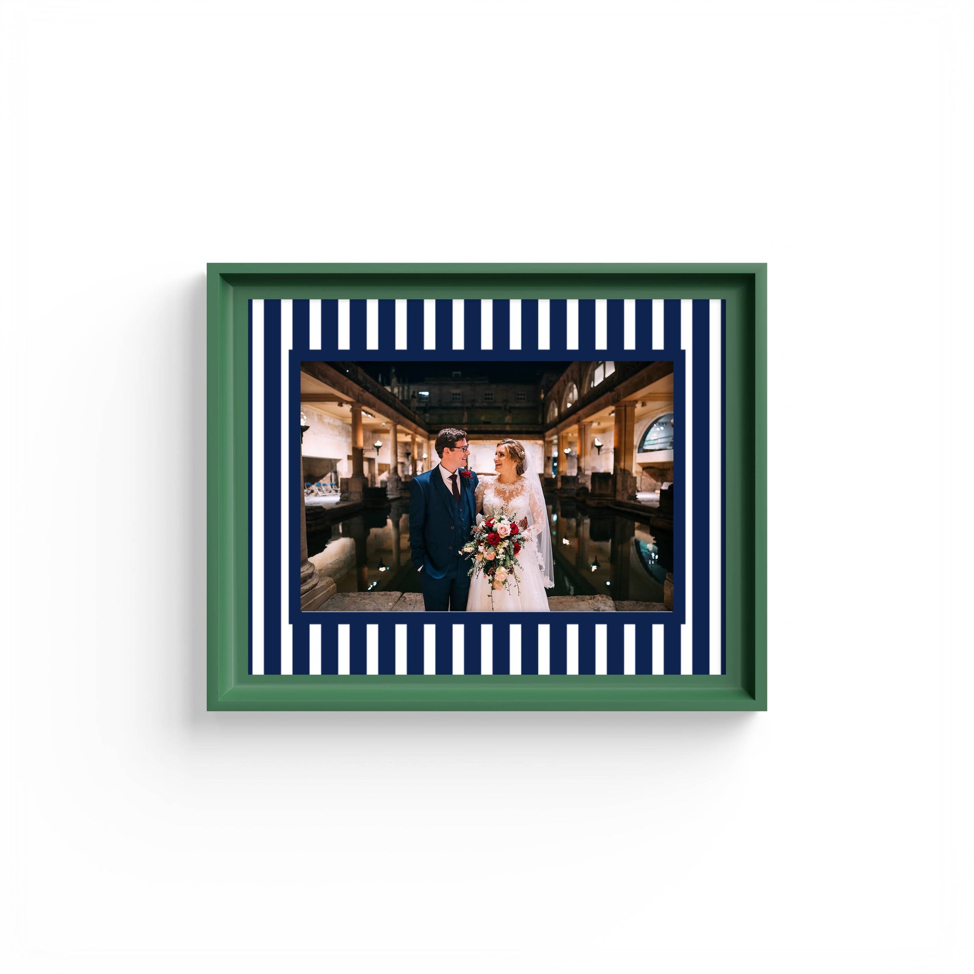 Medium Stripes Photo Mount - mount for picture frame for graduation certificates - green frame - wall hanging - Coeur et Maman