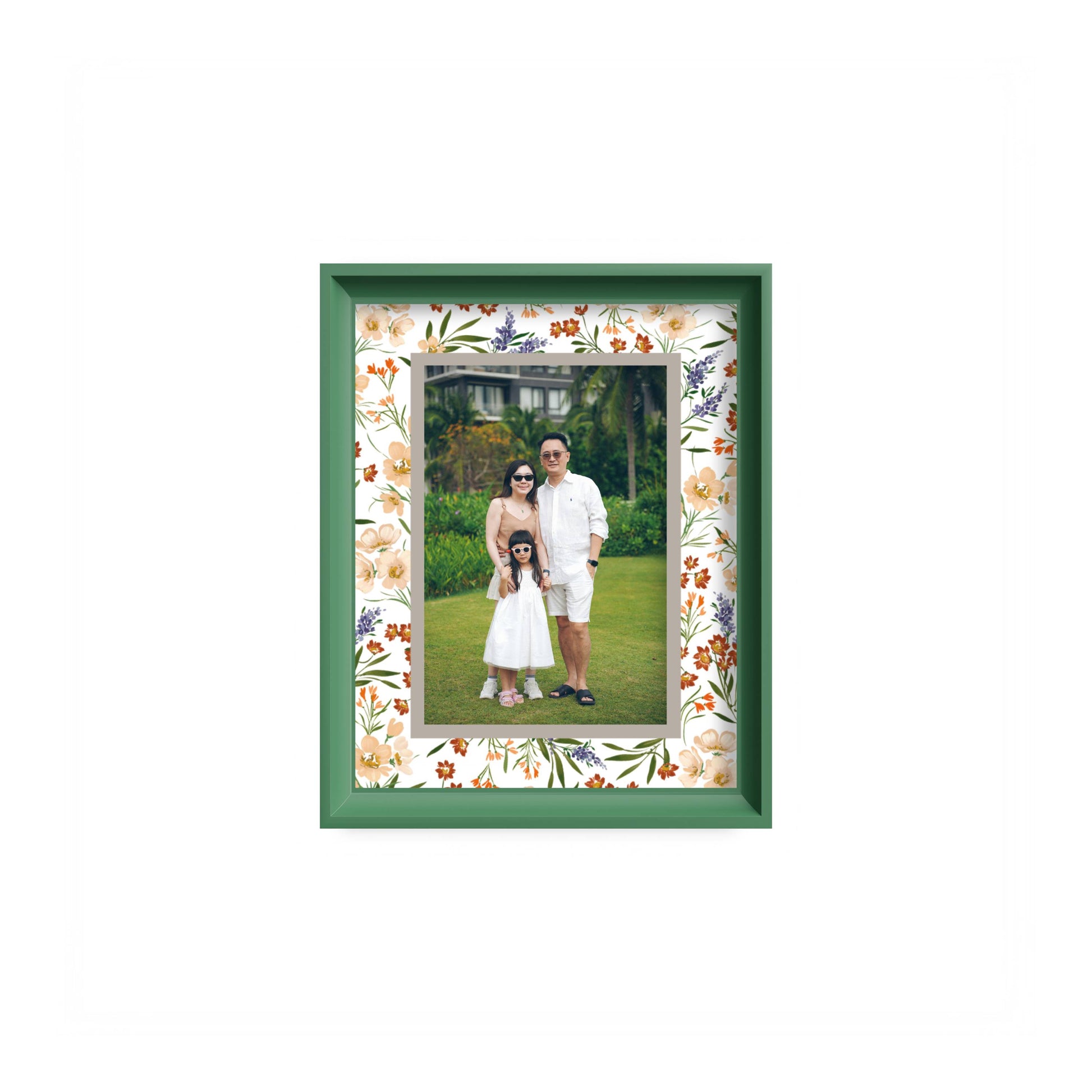 The Meadow Photo Mount - mount for picture frame - green frame - wall hanging - Coeur et Maman